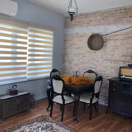 Apartament Kaleici Merkezi Muhtesem Konum Genis Ev *